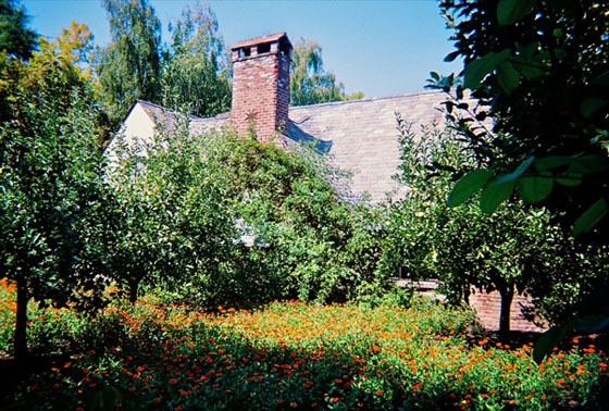 Inside Steve Jobs' Home in Palo Alto - TopLuxLife
